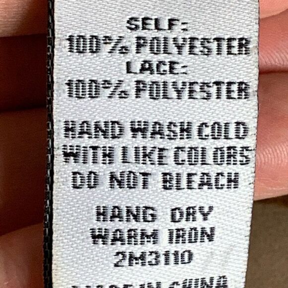 Cecico Floral halter ruffle and lace halter tank - Picture 8 of 10